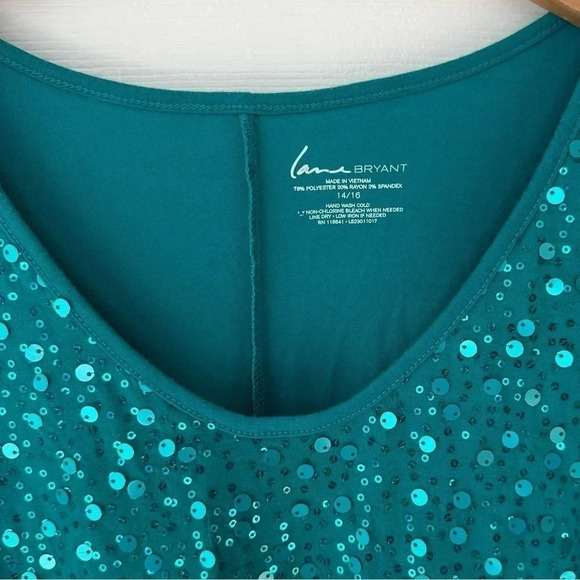 Lane Bryant 14/16 green sequined‎ front short sleeve top - Picture 2 of 5